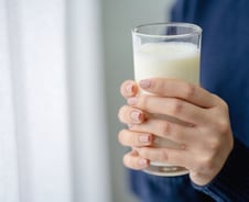 우유 마실 걸…주3회 두유 마신 중장년, 뜻밖의 결과