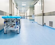 응급실 뺑뺑이, 10건 중 3건은 '의사 부족'…병상만 늘려선 의미 없어