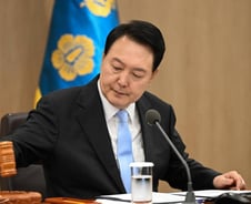 尹대통령 지지율 35% 유지…국민의힘 34%·민주당 34% 동률