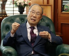 오늘도 꿈꾸는 암 정복의 날…"끝없이 혁신, 천년 느티나무 돼 달라"