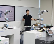 [르포]"1시간 교육이면 누구나" 협동로봇, 이렇게 쉽다고?