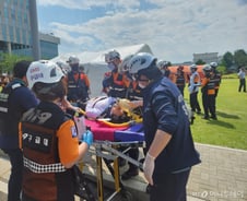 [르포]닥터카 타고 도로 위 '응급 수술'…골든타임 그렇게 지켰다