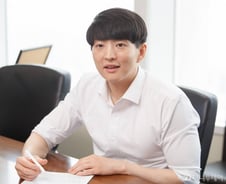 김희선 디바이스로 대박 '에이피알'..."뷰티계 애플 꿈꾼다"