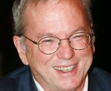 "AI 거짓 정보로 미국 대선 혼탁해질 것" 구글 前 CEO의 경고