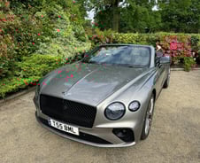 우리의 '관종 본능'을 일깨운 컨티넨탈 GTC, 미리 타보니[차알못시승기]