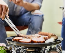 "앗 뜨거워" 데인 손에 얼음 금물…'이것' 먼저 하고 병원 가세요