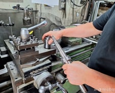 [르포]문래동 뜨자 밀려나는 철공소 30년 장인들…"통이전 어떠냐고요?"