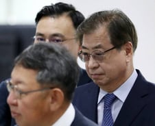 [단독]'서해 피격' 유족, 서훈 추가 고발 예고…"文에 올라간 보고서 파기"