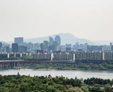 [단독]'압구정 대장주' 구현대 경매 55억 '신고가'…재건축 기대 11억 웃돈