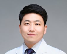 "엄마가 원래 저렇게 걸었나"...'파킨슨병' 의심해야 할 특징 넷