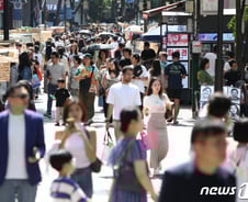 "코로나를 독감처럼? '멀티데믹' 온다"…방역 '대전환' 앞두고 나온 경고