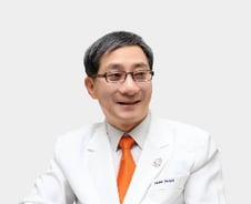 이수찬 힘찬병원 대표원장 "로봇 인공관절 수술, 유튜브로 공개"