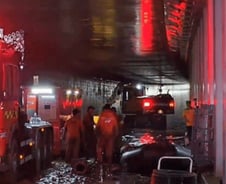 [더영상] '사상자 24명' 오송 지하차도 처참한 내부…과속차에 집 절반 '와르르'