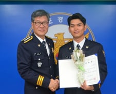 쓰러진 어르신 보고 편의점 달려간 경찰…'주스 한 병' 기지, 목숨 구했다