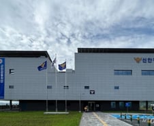 "염전노예 낙인 지운다"…54년 만에 생긴 신안경찰서, 서장이 간 곳은[르포]