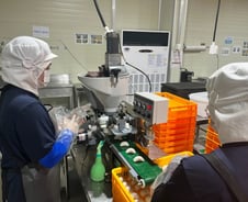 [르포]"집에서 먹어도 촉촉"…'할매니얼' 사로잡은 아리울떡, 비결은