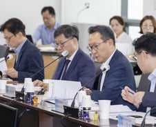 곧 코로나 위기단계 조정…신속항원검사 비용도 정상화