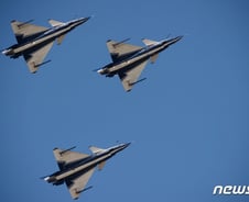 대만을 서서히 옥죄는 중국군의 '살라미' 전술[PADO]