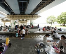 "더워" 어질어질 방치했다간 목숨 위협…주말 온열질환자 130명