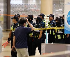 흉기난동 피하는 게 상책이지만…"혹시 찔리면 칼 빼지 말고 지혈부터"