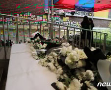 시험대 오른 '인권'…책임·의무 잊으니 공동체가 위태로워졌다