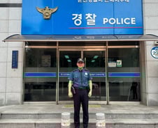 "흉기 든 딸, 죽으려 해요" 다급한 신고…출동한 순경이 한 행동