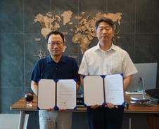 '붙이는 주사' 마이크로니들 100억짜리 개발에 뛰어든 두 기업은?