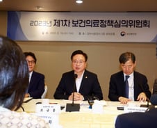 尹정부, 의사 수 늘리기 돌입… 사회적 논의 시작