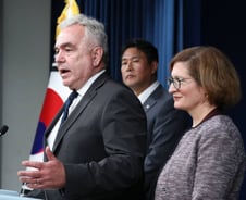 한미일 만남에…"뉴 노멀, 中이 원치 않던 일" 美인사들 기대