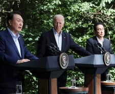 한미일 정상회의, 매년 정례화…안보부터 첨단기술까지 밀착