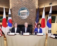 바이든 美대통령 "한일 지도자 용기에 감사…새 협력의 장"