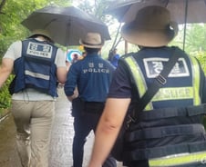 [르포]"2명 이상 다녀라" 관악산에 걸린 현수막…경찰도 순찰