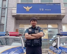 39cm 흉기男 뒤에서 덮친 영웅…도끼 난동도 제압했었다