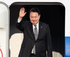 尹대통령 지지율, 1%p 내린 34%…국민의힘 34%·민주당 32%