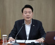 [단독]尹대통령 "무엇이 옳으냐"…'홍범도 논란' 직접 언급