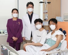 위독한 아빠에게 간 떼준 16살 아들 "수술 두려웠지만, 결심 이유는…"