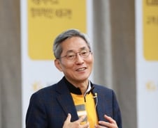 [단독]"국산AI, 우리 기업이 활용해야"…금융사 나섰다