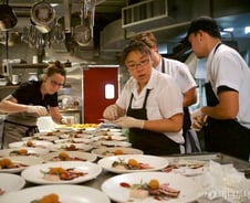 유가 뛰고 서비스업 PMI도 강해…11월에 금리 또 올리나? [뉴욕마감]