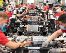 중·러 의존도가 문제? 10년 황금기 끝난 獨경제 어디로…