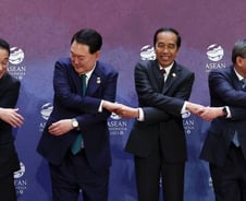 "한국-일본, 협력 안하면 각자 외톨이 될수도"