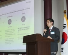 "저출산으로 기업 미래 성장성 저하 우려, 문제 해결 적극 앞장서야"