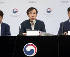 "세금 깎아주려 과다 추계?" 오류 둘러싼 루머들