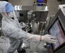 [르포]C-뷰티에 K-뷰티 밀린다고? 중국인 홀린 '립틴트' 원조는 한국산