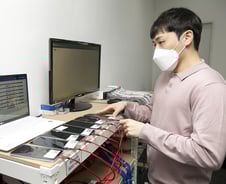 팔기도 사기도 '찝찝'…서랍 속에 쌓여가는 스마트폰들