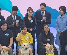 [르포]댕댕이 본 이재용, 박수치며 '아빠 미소'…안내견학교 '깜짝 방문'