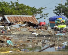 '사상자 4340명'…7.5 지진에 7m 쓰나미 덮친 휴양지[뉴스속오늘]