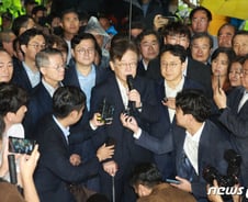 살아 돌아온 이재명에 한숨 돌린 민주당···대여투쟁 수위 높이나