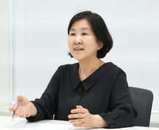 '청년 꿈' 키워주는 두나무… "멘토링·시드머니로 동기부여"