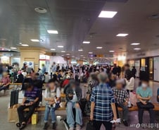 [르포]"3년 만에 고향 가요" 코로나 이후 첫 추석…기차역 '북적'