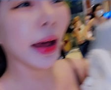 [더영상] 생방 중 '탕탕' 총기난사에 BJ 혼비백산…스티로폼 '퍽' 분노의 발길질